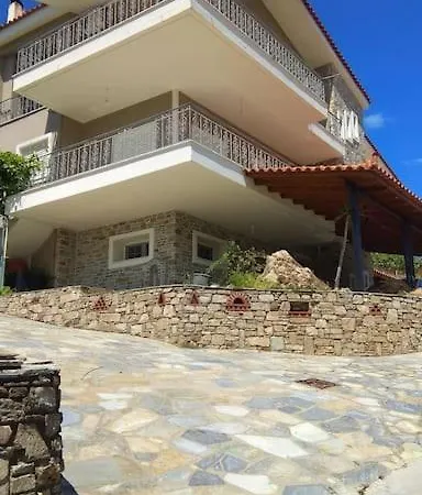 Сasa de vacaciones Maisonette By The