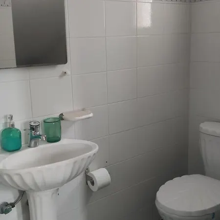 Сasa de vacaciones Maisonette By The
